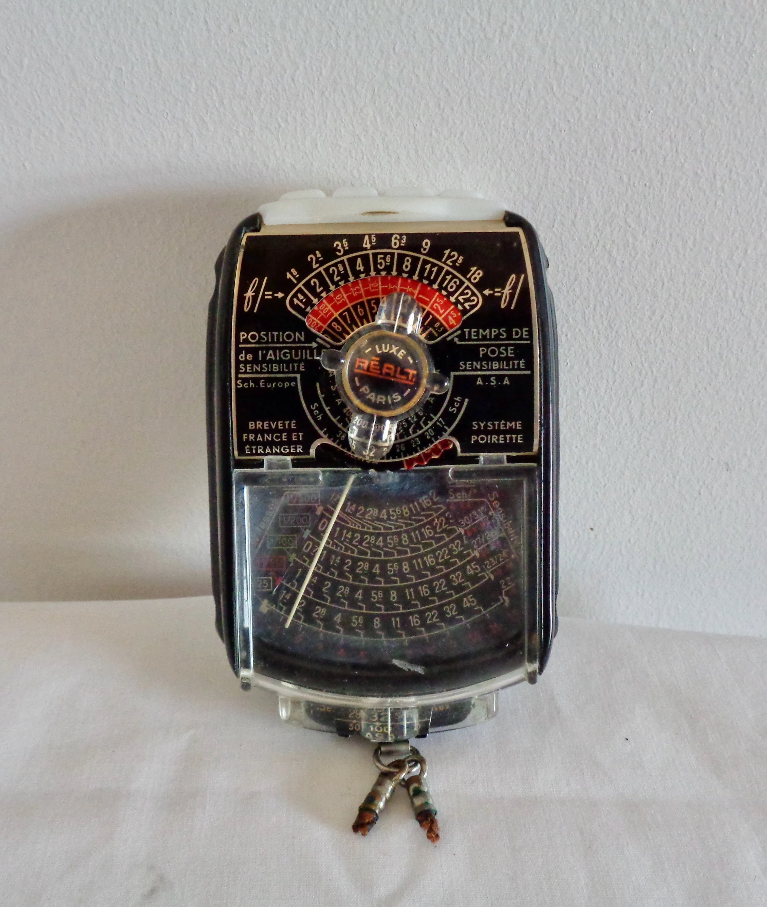 1950s Realt Luxe French Light Exposure Meter In A Leather Case