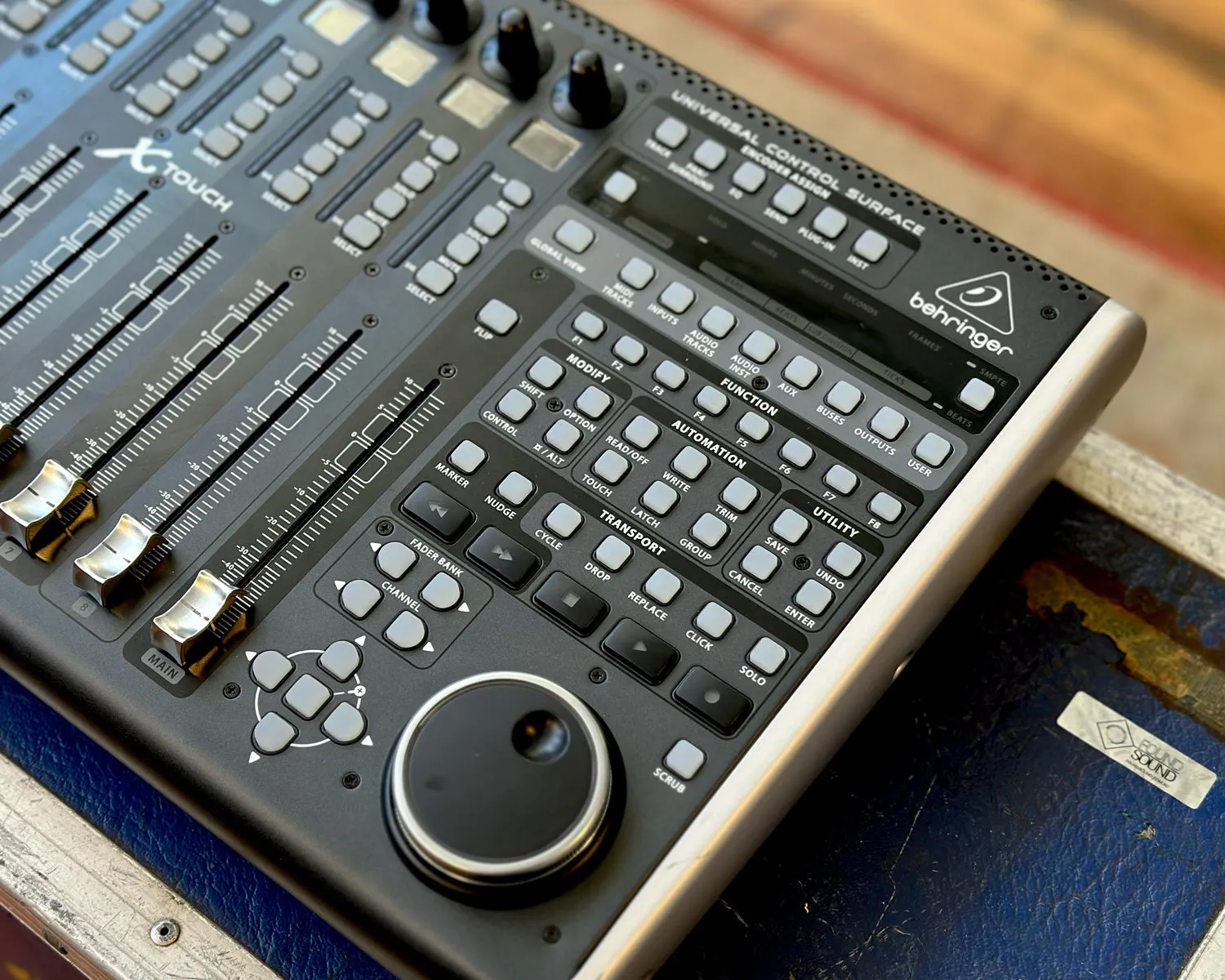 Behringer X-TOUCH Universal Control Surface