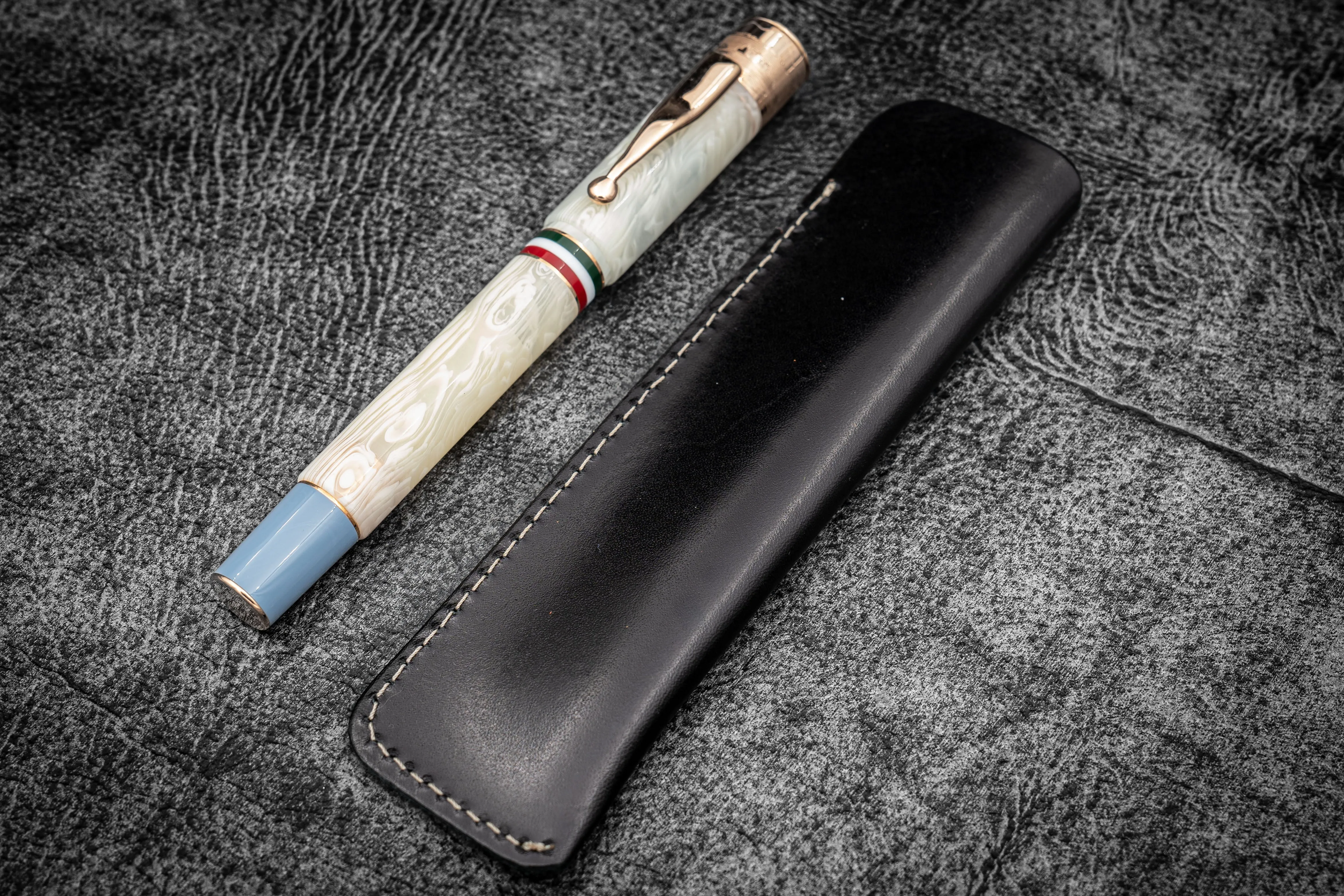 Leather Single Fountain Pen Sleeve - Multiple Colors