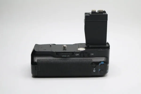 Pre-owned Canon Charger And Grip Extension Combo