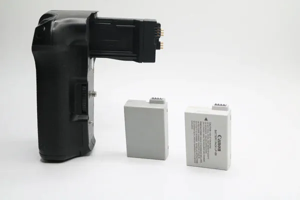 Pre-owned Canon Charger And Grip Extension Combo