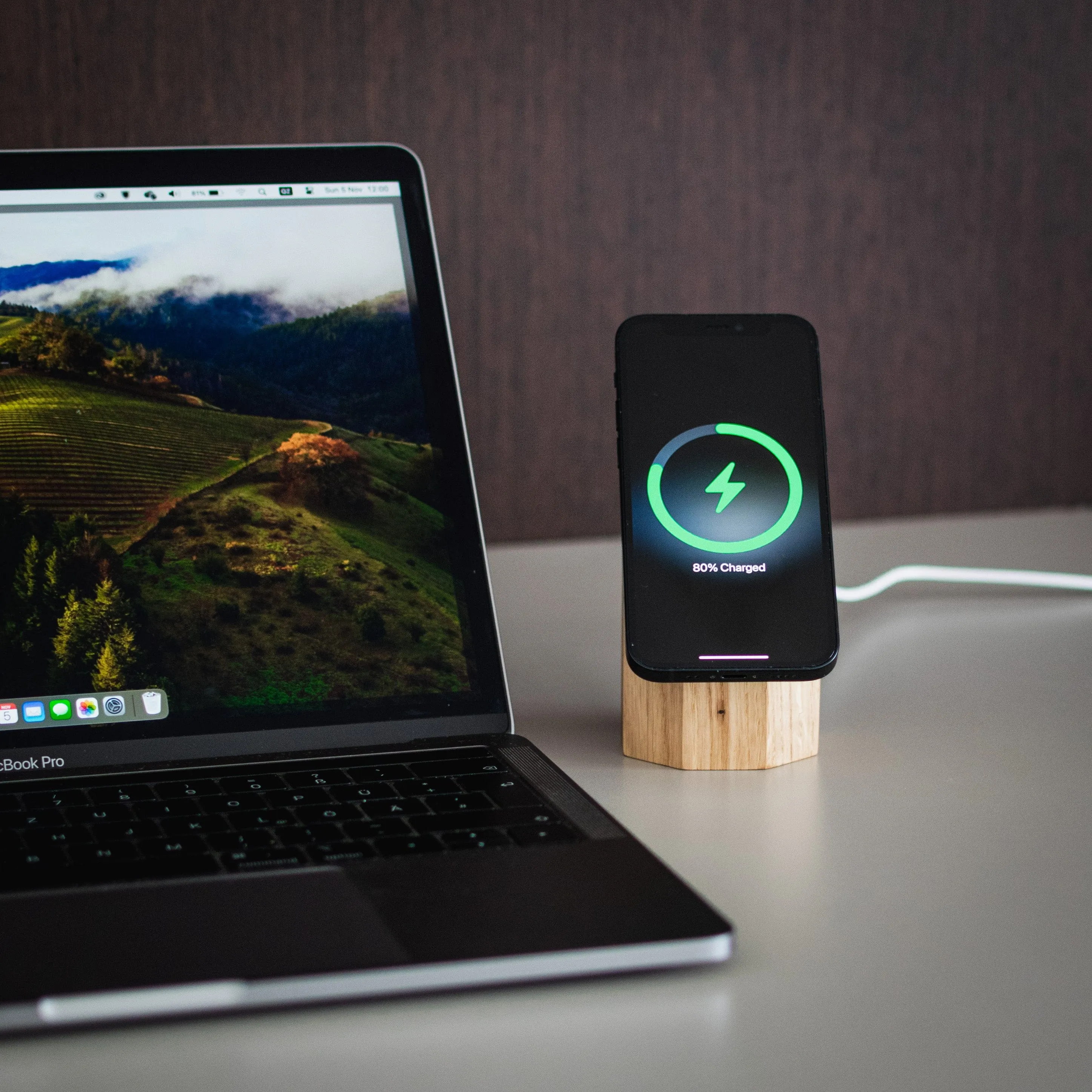 Sleek Wooden MagSafe Wireless Charger