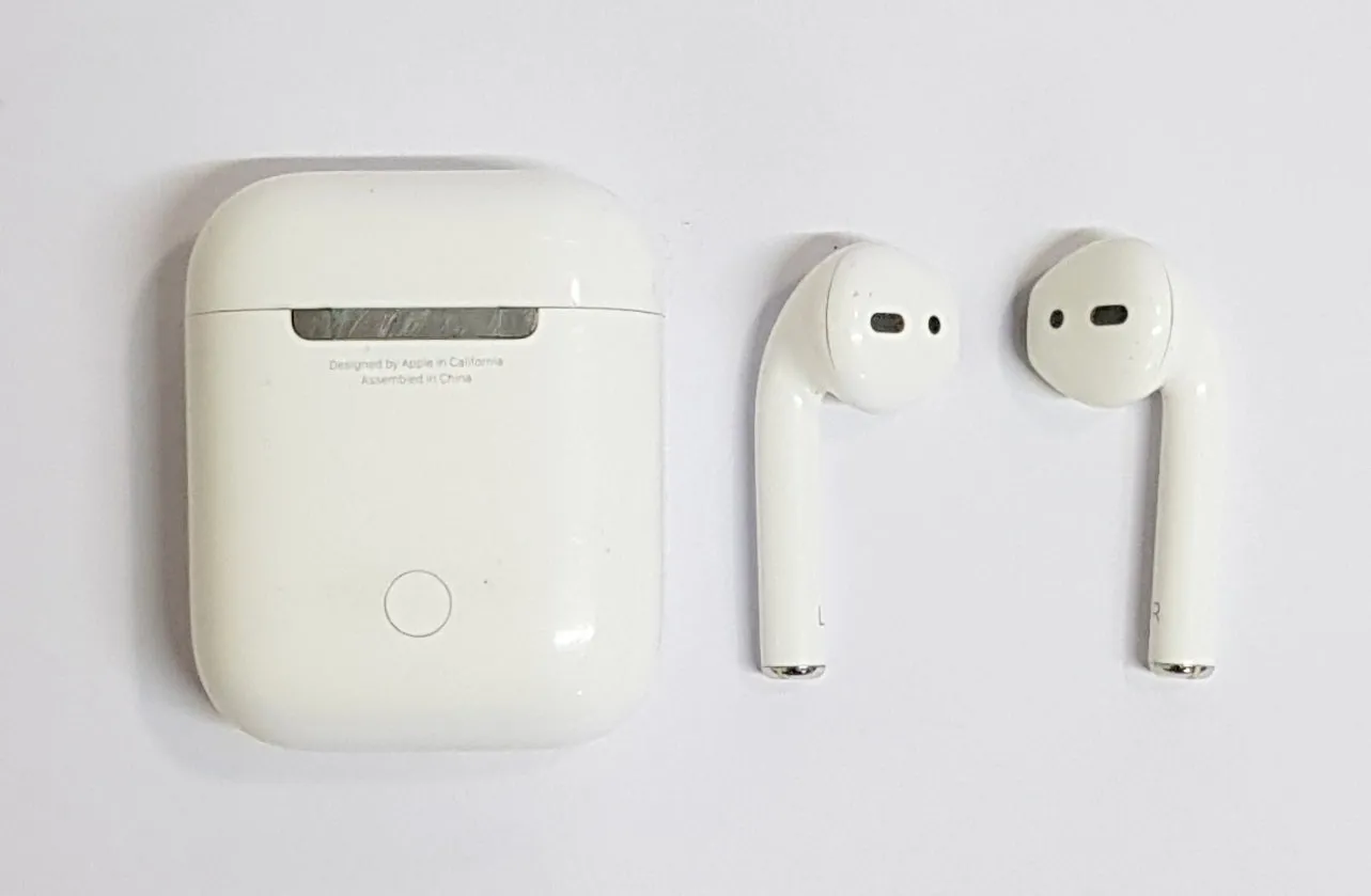 Used Apple Airpods 2nd Gen (A2031) with White Case